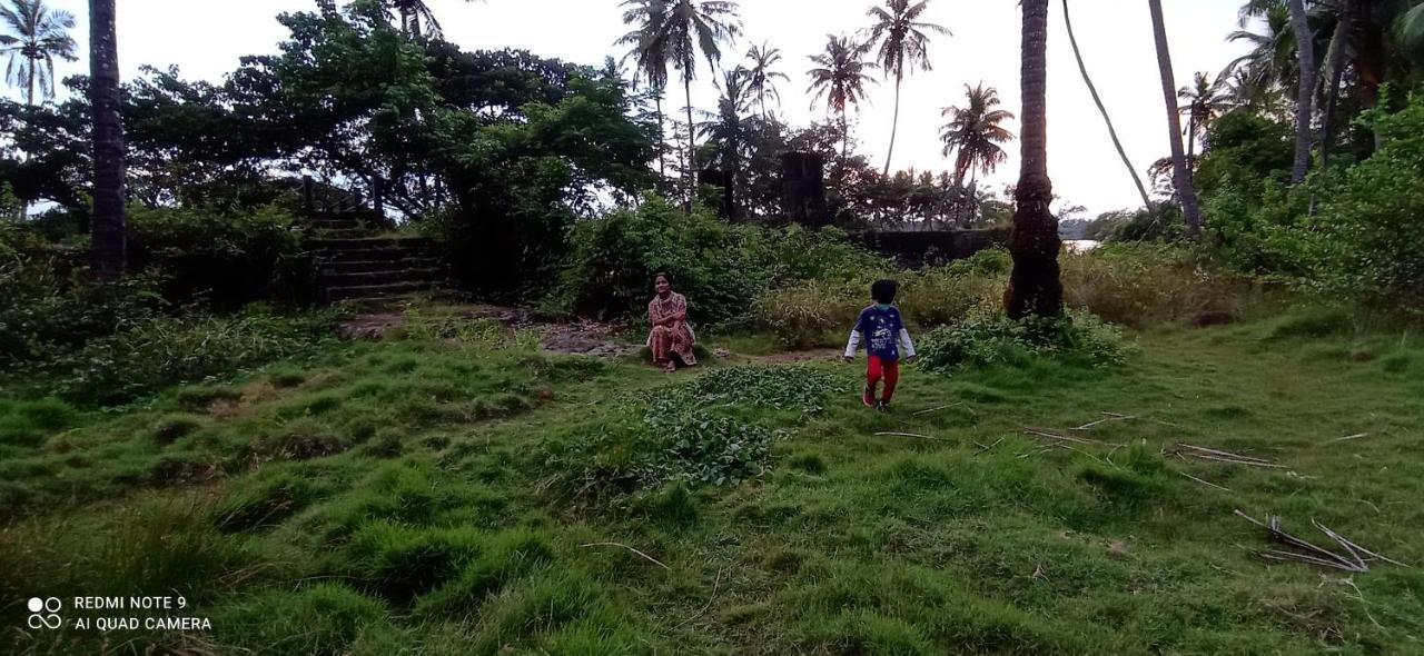Shruthi'S Aarohi-Nature'S Retreat Mulappilangād Exterior foto